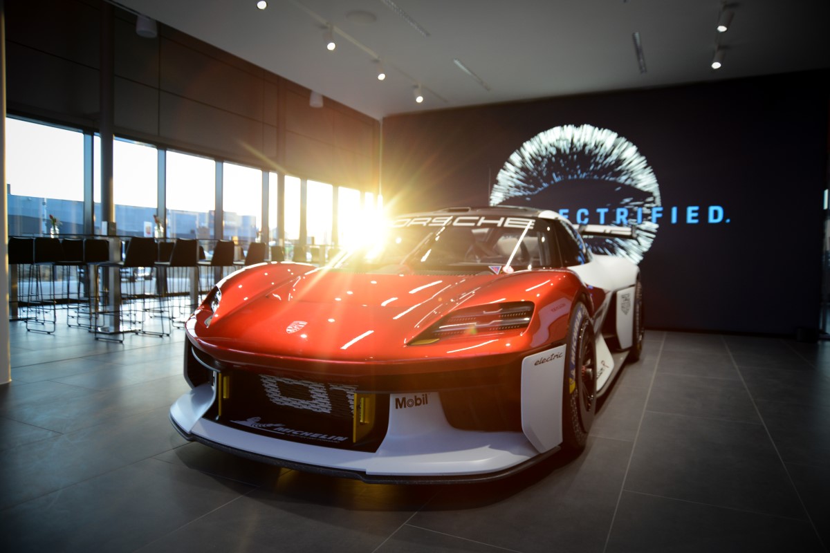 AVP AUTOLAND | Destination Porsche