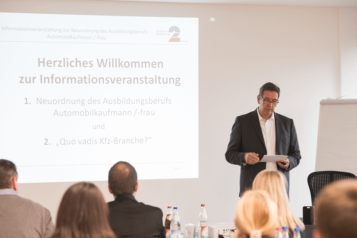 Info Veranstaltung Zur Neuordnung Der Ausbildung Von Automobilkaufleuten
