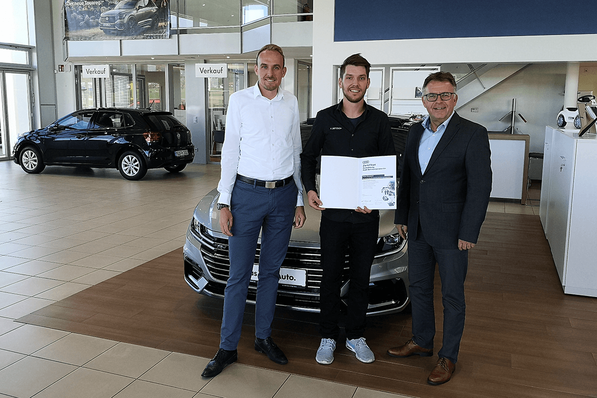 AVP AUTOLAND | Felix Dietzsch ist nun zertifizierter Audi Serviceberater. 